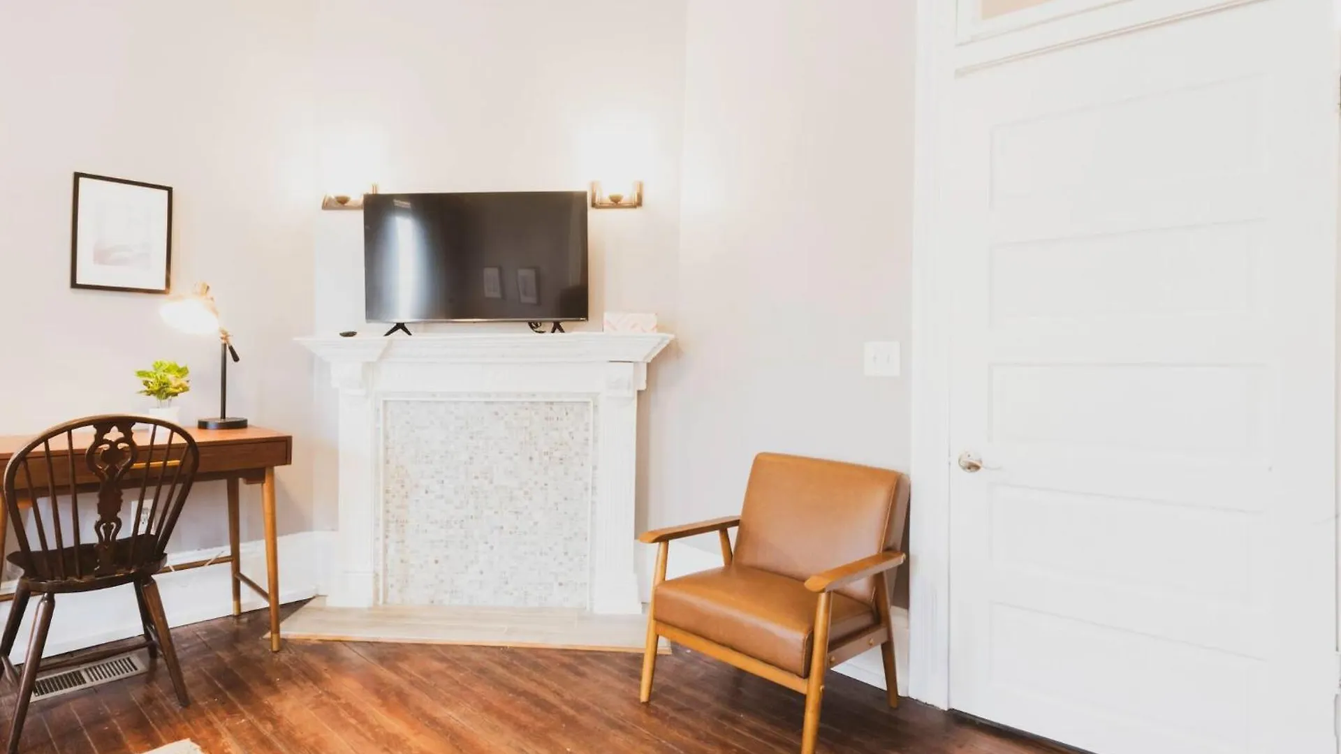 Entire Duplex 2 Apts & 6 Bdrs Near Forsyth Park! 薩凡納